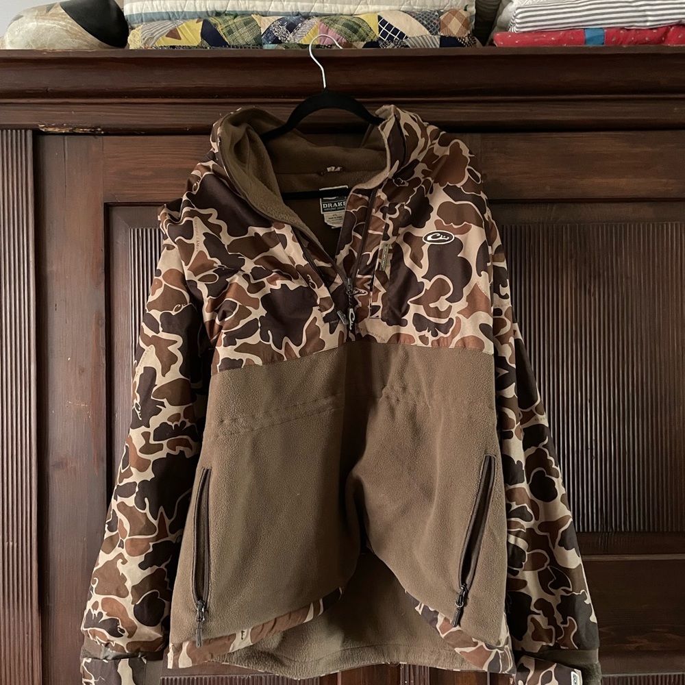 EUC Drake pullover